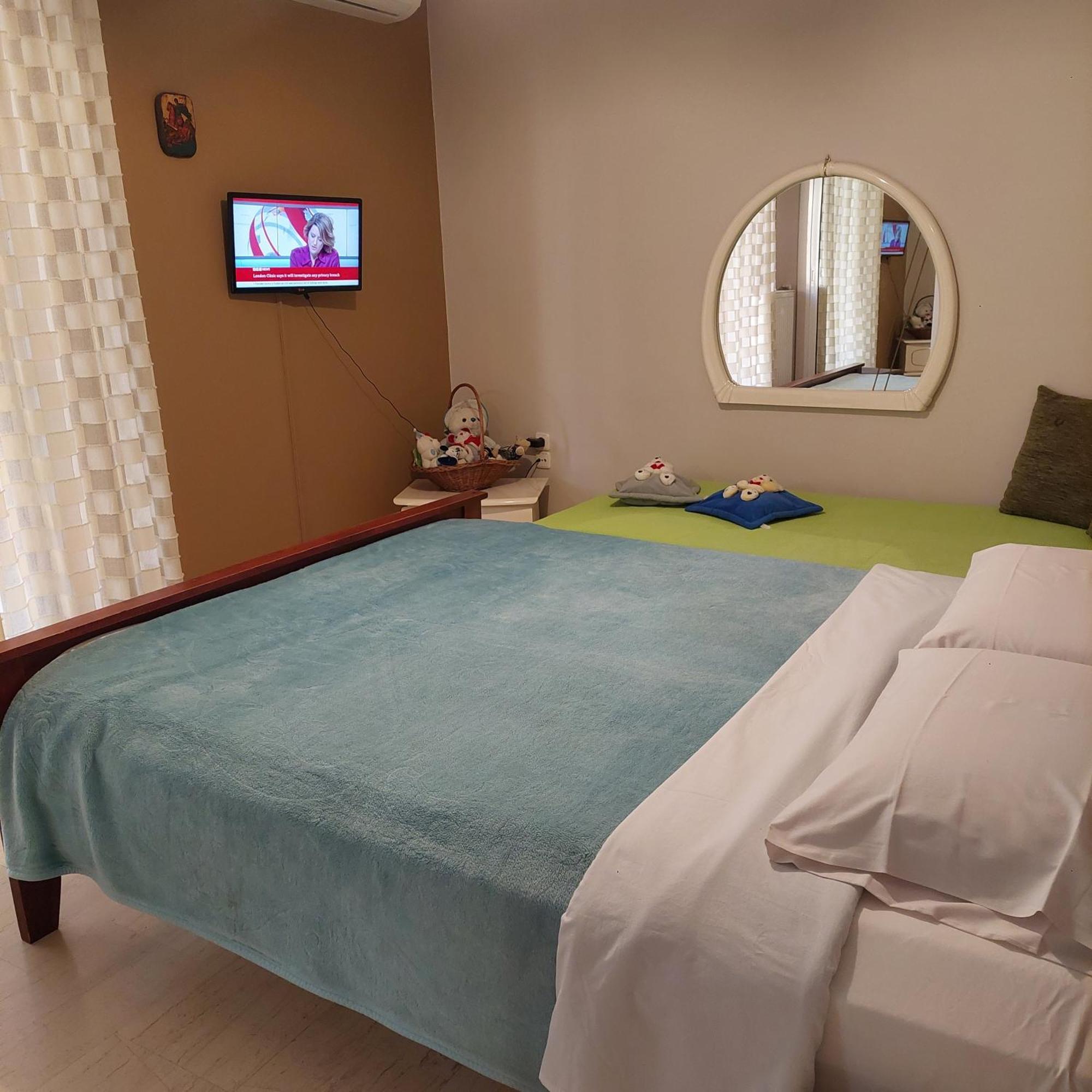 Family Apartment Патра Екстериор снимка