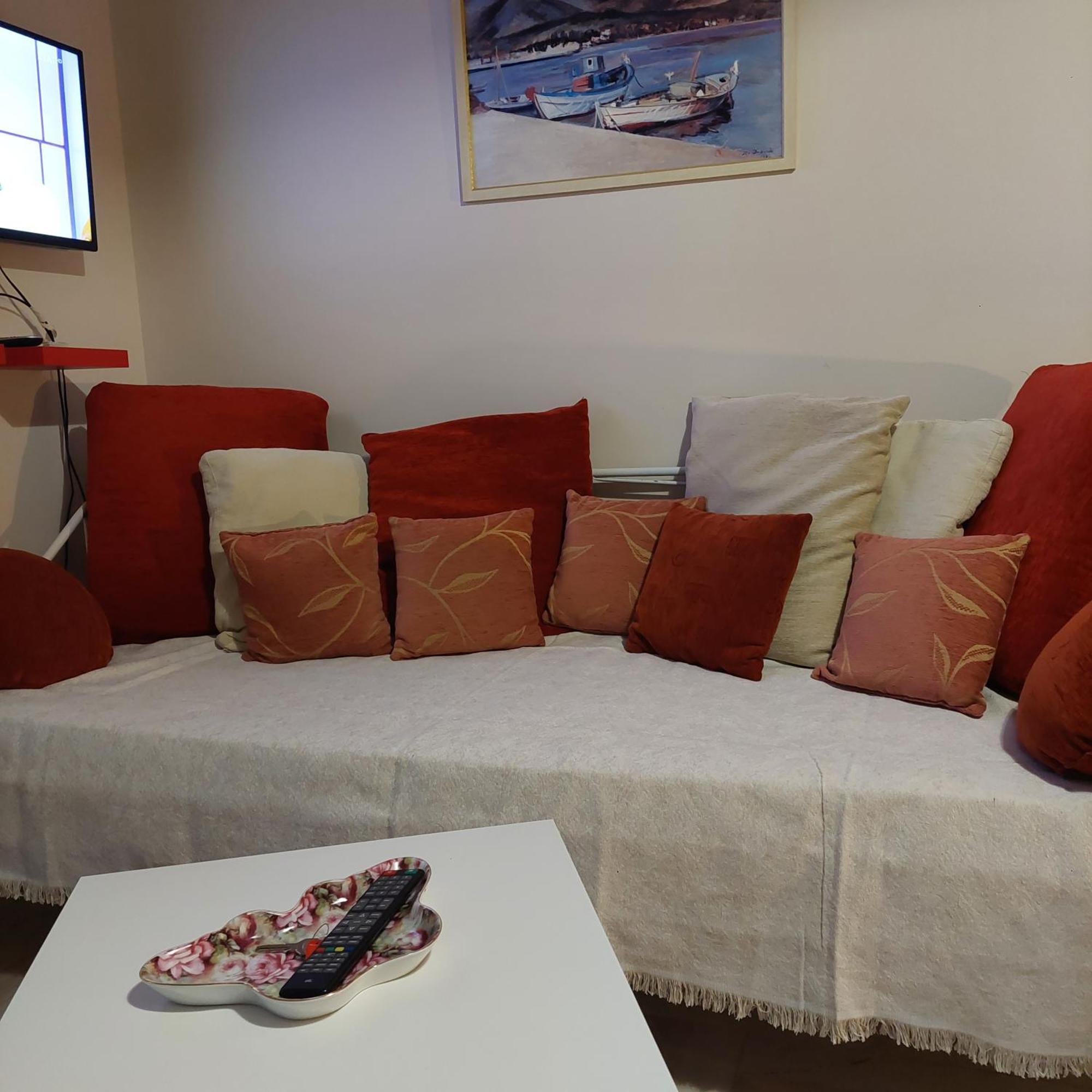 Family Apartment Патра Екстериор снимка