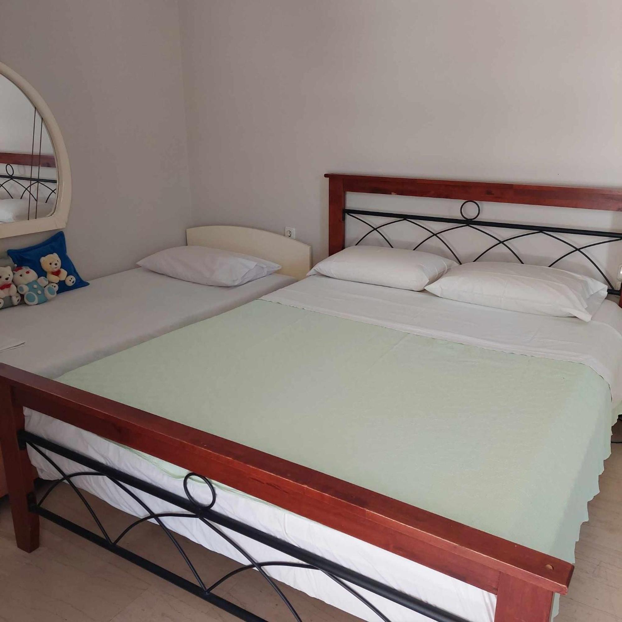 Family Apartment Патра Екстериор снимка