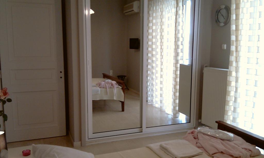Family Apartment Патра Екстериор снимка
